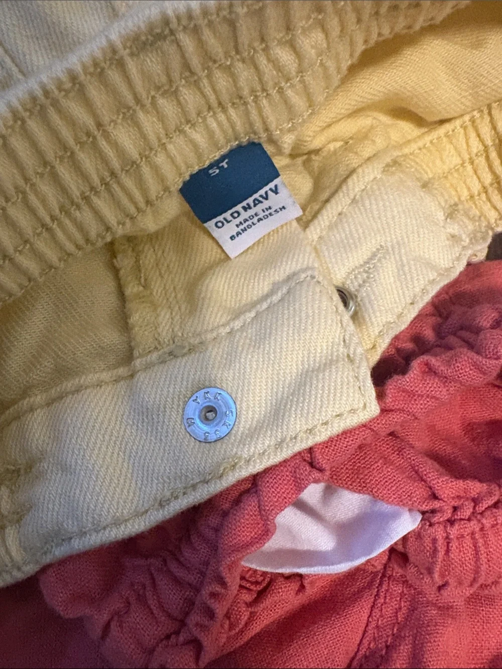 Old Navy Kids Shorts set of 3 one in Yellow- Denim Orange & Flower- Linen 5T
